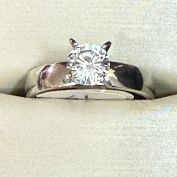 Stainless Steel Ring with Clear faux Stone NEW - Picture 3 of 4